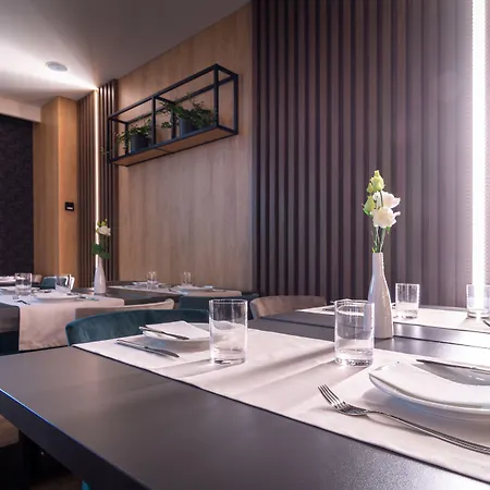 Aparthotel Nox 4*